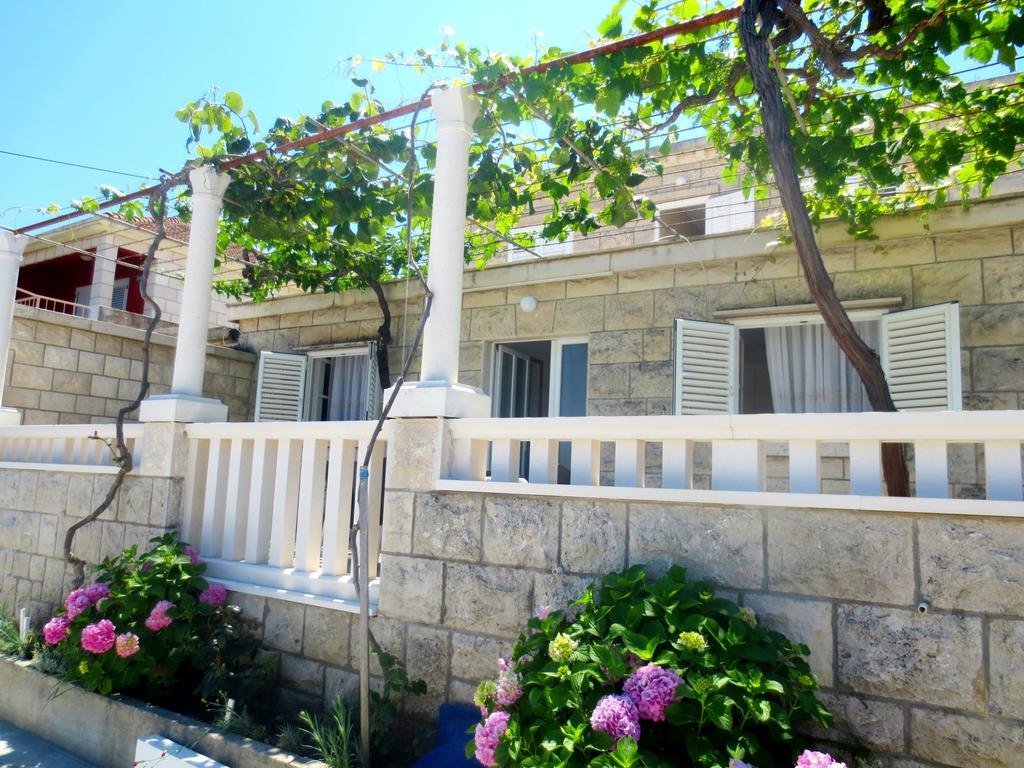 Apartments Toncic Lumbarda Room photo
