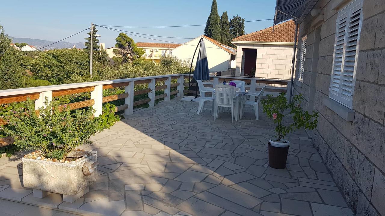 Apartments Toncic Lumbarda Exterior photo