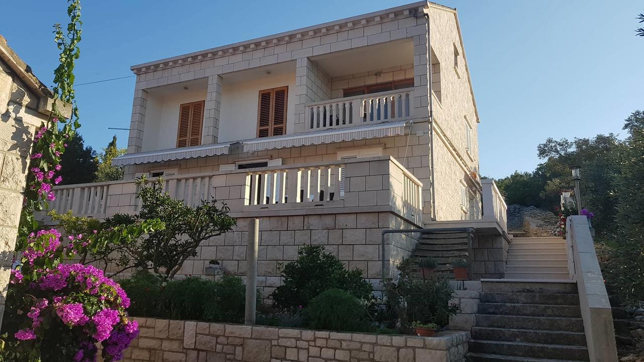 Apartments Toncic Lumbarda Exterior photo